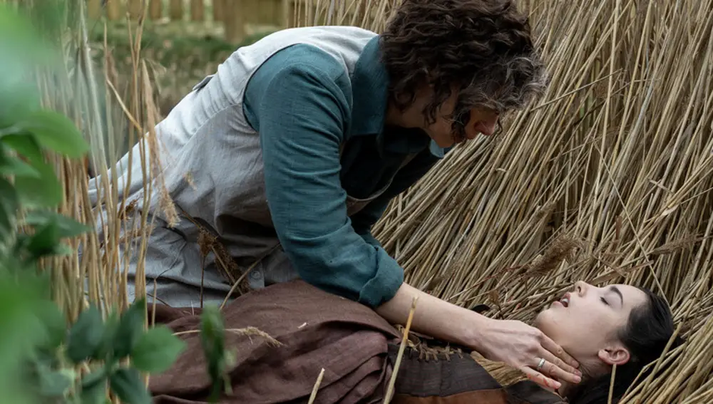 Claire Fraser encuentra a Malva muerta en la temporada 6 de 'Outlander'
