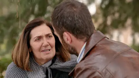 Carmen se rompe ante Fran: "Estoy cada vez peor, me están matando" Carmen se rompe ante Fran: "Estoy cada vez peor, me están matando"