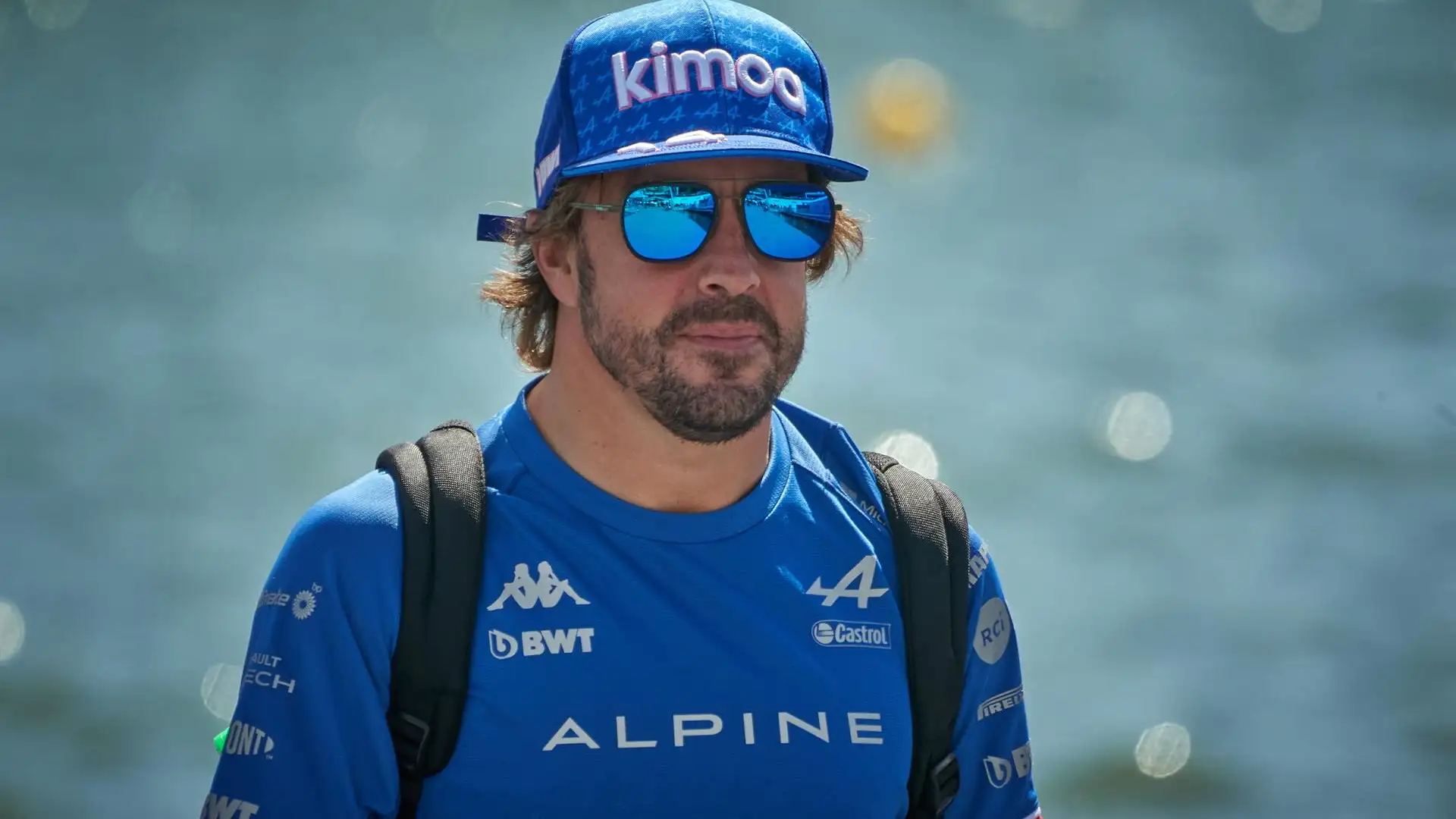 El piloto español Fernando Alonso en el paddock de Fórmula 1 El piloto español Fernando Alonso en el paddock de Fórmula 1