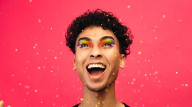 Productos de maquillaje para celebrar Orgullo por todo lo alto