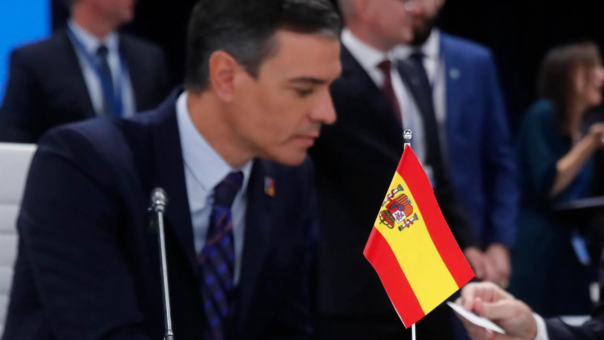 La bandera de España colocada al revés en la Cumbre de la OTAN La bandera de España colocada al revés en la Cumbre de la OTAN