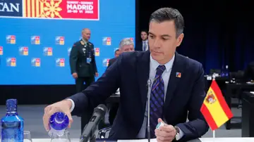 El presidente del Gobierno, Pedro Sánchez (d), la primera reunión de la cumbre de la OTAN que se celebra este miércoles en el recinto de Ifema, en Madrid. El presidente del Gobierno, Pedro Sánchez (d), la primera reunión de la cumbre de la OTAN que se celebra este miércoles en el recinto de Ifema, en Madrid.