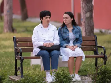 Todo lo que ha pasado en el último capítulo de 'Inocentes': Una triste despedida deja a los Derenoğlu destrozados Todo lo que ha pasado en el último capítulo de 'Inocentes': Una triste despedida deja a los Derenoğlu destrozados