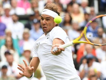 Rafa Nadal, en acción en Wimbledon