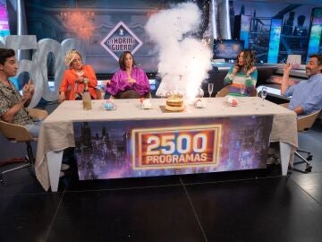 Fuego y explosiones en la cena más espectacular del mundo para celebrar los 2.500 programas de 'El Hormiguero 3.0'