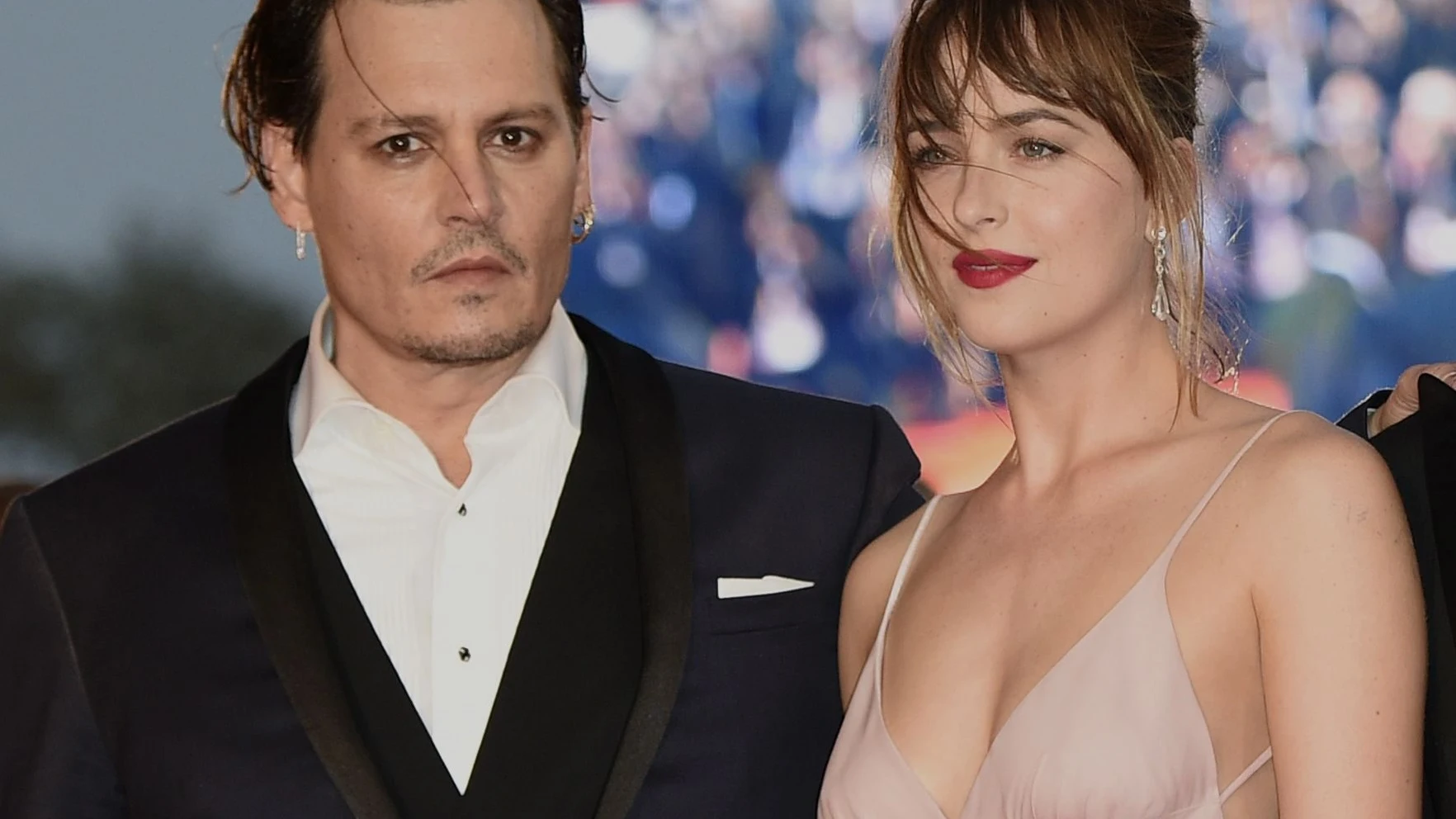 Johnny Depp y Dakota Johnson en la premiere de 'Black Mass' Johnny Depp y Dakota Johnson en la premiere de 'Black Mass'