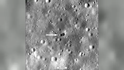 Cráter de la cara oculta de la Luna Cráter de la cara oculta de la Luna