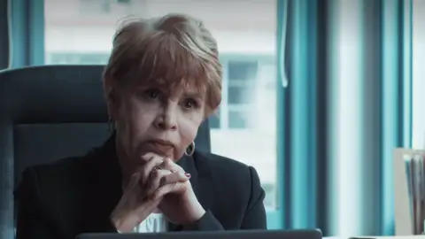 Gloria Gómez como la fiscal de 'Café con aroma de mujer' Gloria Gómez como la fiscal de 'Café con aroma de mujer'