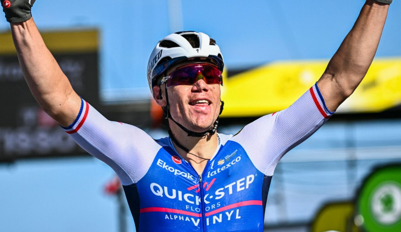 Jakobsen se impone al sprint en la 2º etapa y Van Aert es el nuevo líder del Tour de Francia