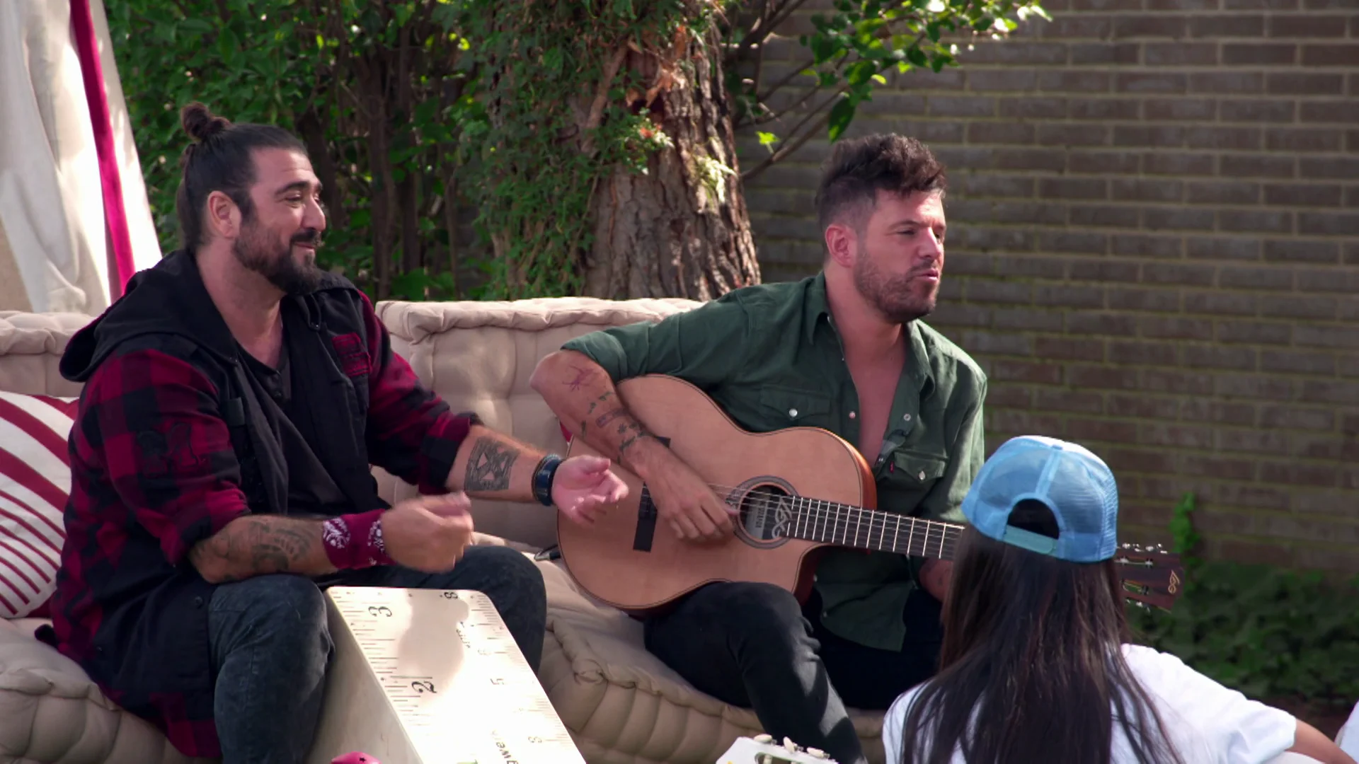 Alegría, compañerismo, ilusión… Pablo López crea un himno con su equipo en ‘La Voz Kids’ junto a Antonio Orozco Alegría, compañerismo, ilusión… Pablo López crea un himno con su equipo en ‘La Voz Kids’ junto a Antonio Orozco