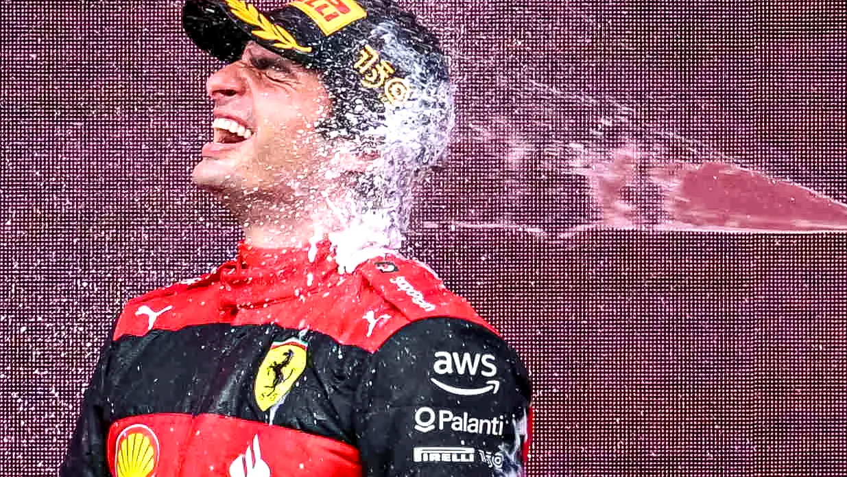 Carlos Sainz, tras ganar el Gran Premio de Gran Bretaña de Fórmula 1 Carlos Sainz, tras ganar el Gran Premio de Gran Bretaña de Fórmula 1