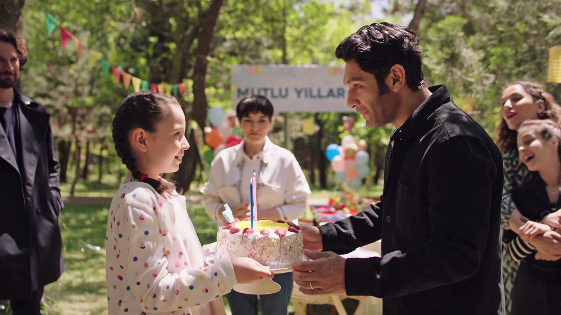Safiye le prepara una fiesta sorpresa a Naci por su cumpleaños: ¡Así ha sido el momentazo! 