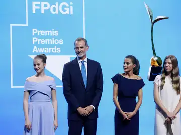Los reyes, la princesa Leonor y la infanta Sofía en la entrega de Premios Princesa de Girona