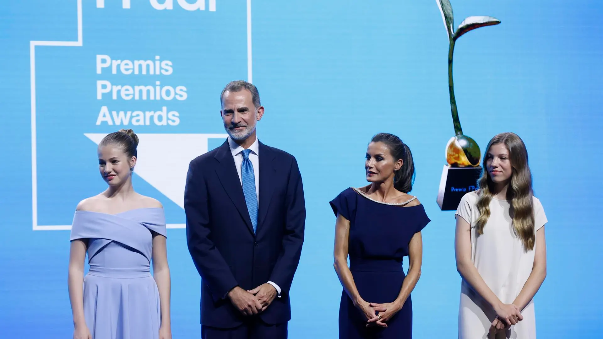 Los reyes, la princesa Leonor y la infanta Sofía en la entrega de Premios Princesa de Girona Los reyes, la princesa Leonor y la infanta Sofía en la entrega de Premios Princesa de Girona