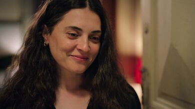 Han le pide a Ceylan que se case con él, pero se va corriendo antes de saber su respuesta 