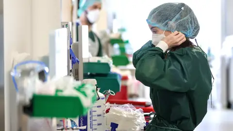 Los contagios de coronavirus se disparan Los contagios de coronavirus se disparan