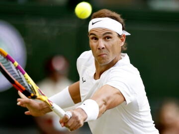 Rafa Nadal, en acción en Wimbledon