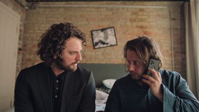 Anil le cuenta a Ceylan que Han salió corriendo, tras pedirle matrimonio, por su culpa 