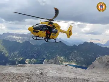 Imagen de salvamento alpino Imagen de salvamento alpino