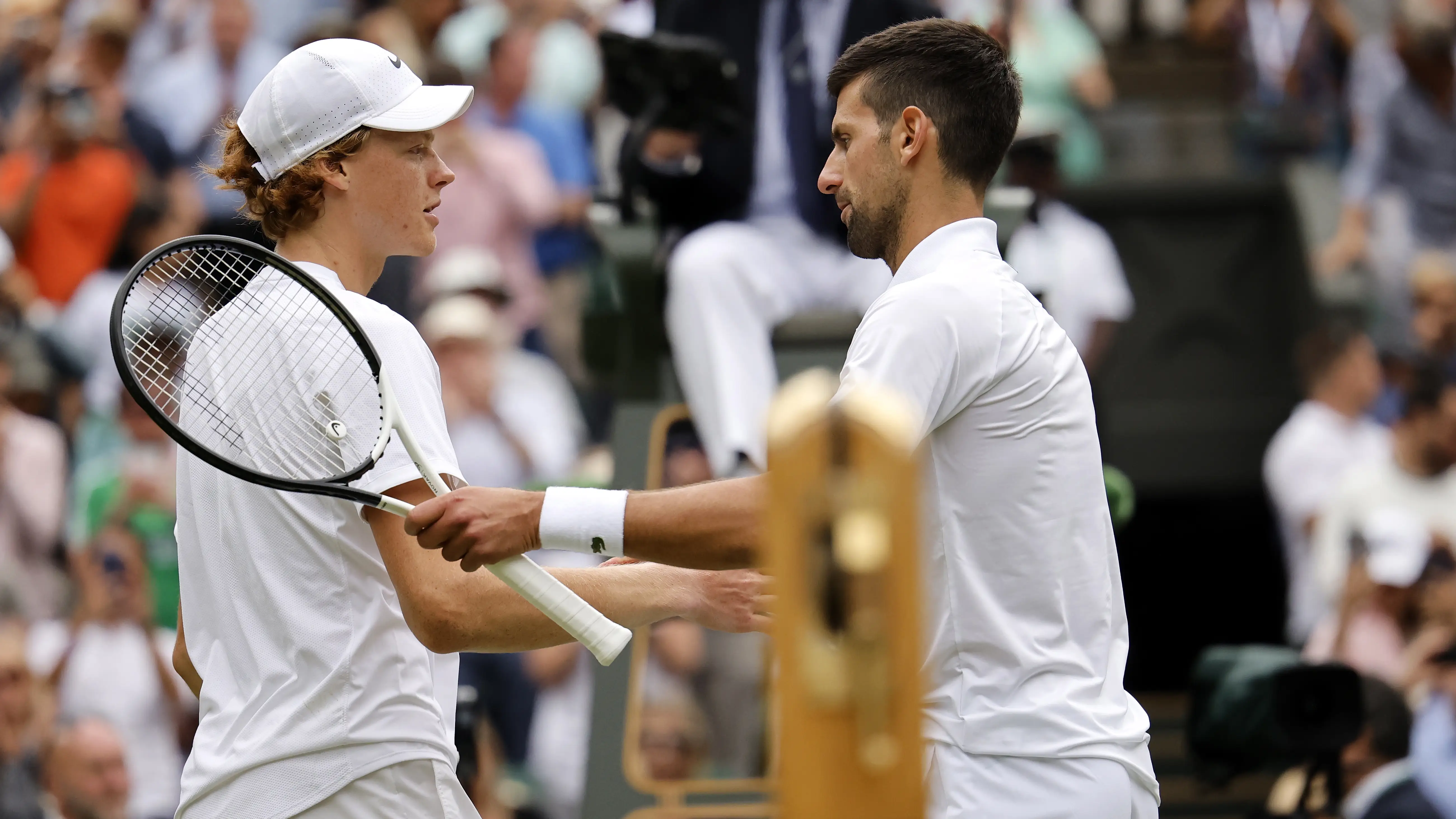 Djokovic salud a Sinner tras meterse en semifinales
