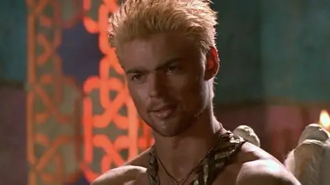 Karl Urban como César en 'Xena, la princesa guerrera' Karl Urban como César en 'Xena, la princesa guerrera'