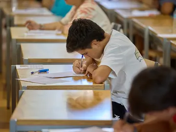 Estudiantes realizando las pruebas de la EvAU Estudiantes realizando las pruebas de la EvAU