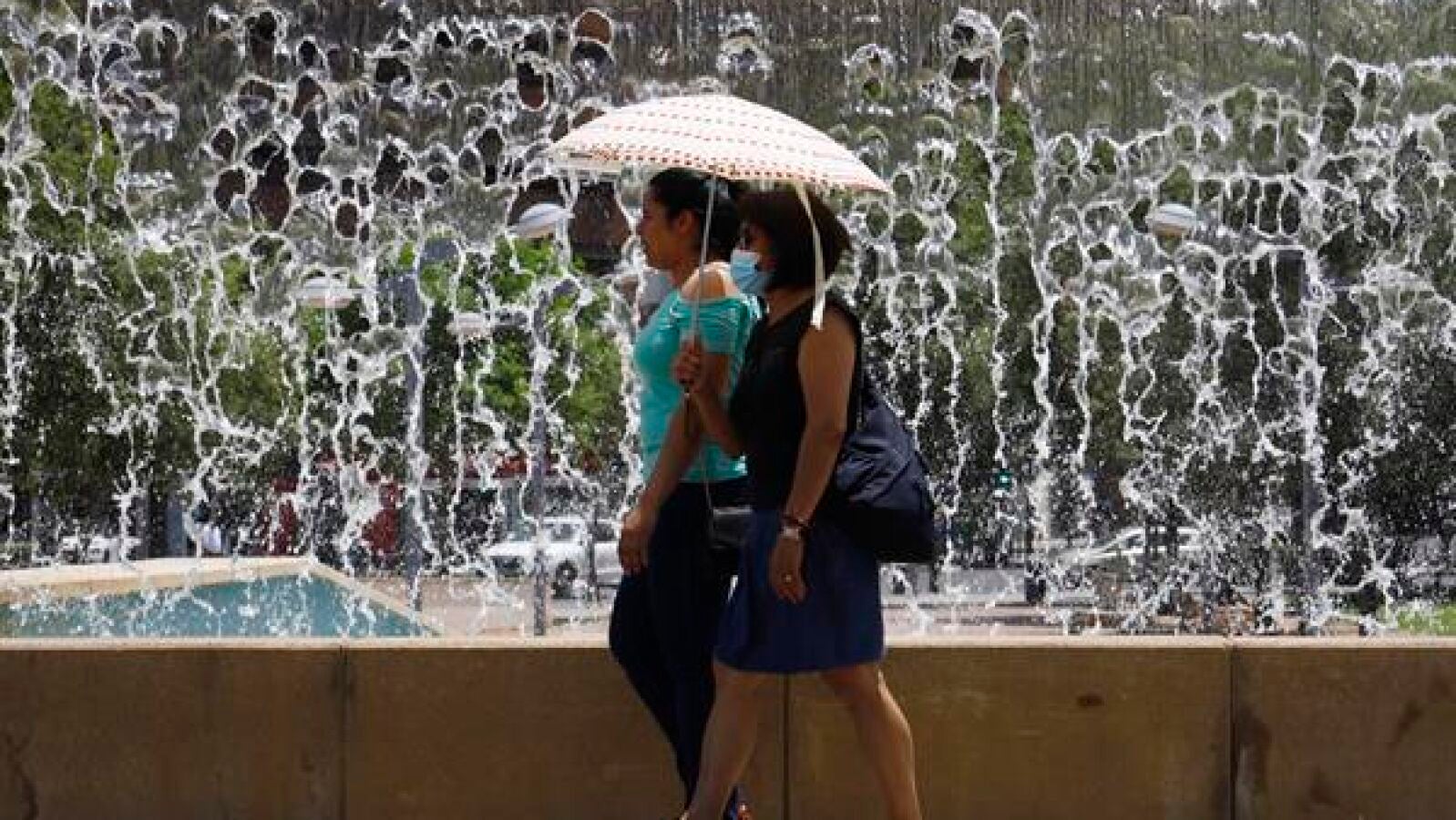 Llega la segunda ola de calor del verano y lo peor se espera en el Andalucía, Canarias y zonas del interior