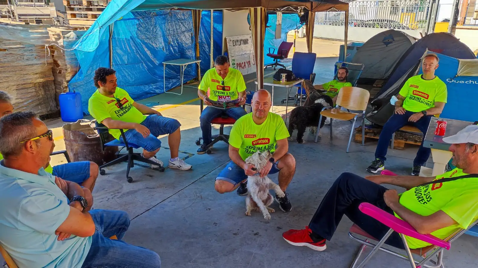 Los trabajadores de Zumosol acampados en las instalaciones de Palma del Río, Córdoba Los trabajadores de Zumosol acampados en las instalaciones de Palma del Río, Córdoba