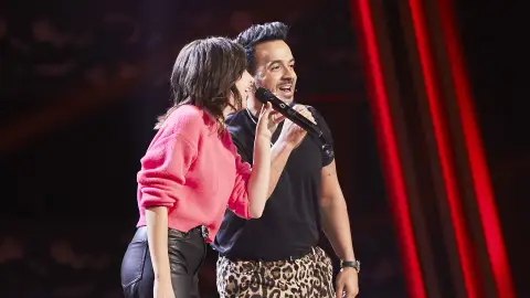 Luis Fonsi y María Arilla levantan al público de ‘La Voz Kids’ cantando ‘Mi corazón en la maleta’ Luis Fonsi y María Arilla levantan al público de ‘La Voz Kids’ cantando ‘Mi corazón en la maleta’