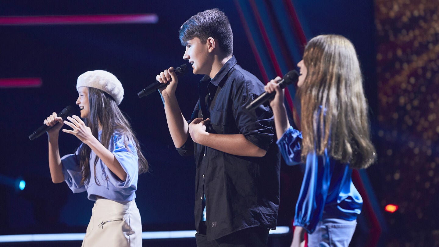Oihan, Claudia y Roberta transportan la energía de Billie Eilish a las Batallas de ‘La Voz Kids’ 