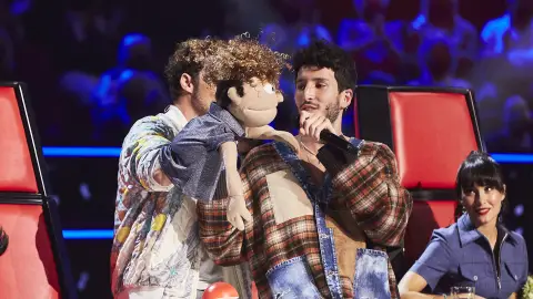 ¡Qué momentazo! Sebastián Yatra canta con ‘marioneta Bisbal’ en ‘La Voz Kids’ ¡Qué momentazo! Sebastián Yatra canta con ‘marioneta Bisbal’ en ‘La Voz Kids’