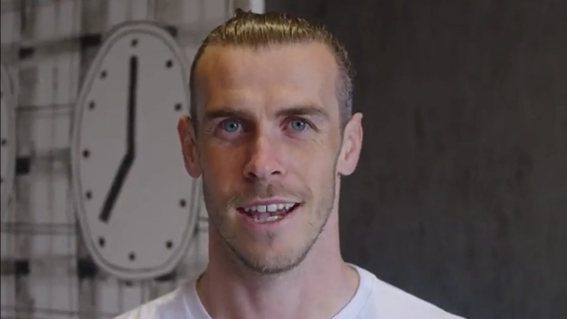 Gareth Bale se presenta a Los Ángeles en español