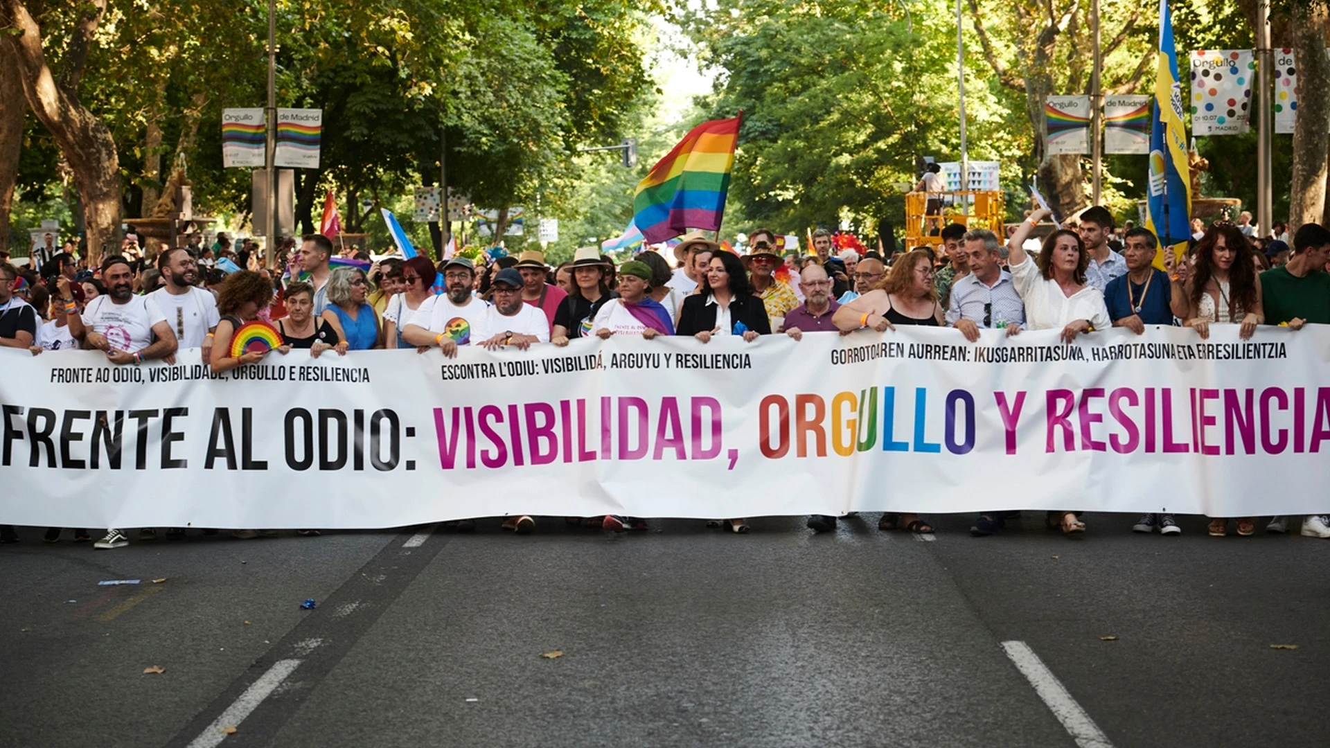 laSexta Noticias Fin de Semana (09-07-22) El Orgullo vuelve a tomar Madrid tras la pandemia clamando contra el odio y reivindicando la Ley Trans laSexta Noticias Fin de Semana (09-07-22) El Orgullo vuelve a tomar Madrid tras la pandemia clamando contra el odio y reivindicando la Ley Trans