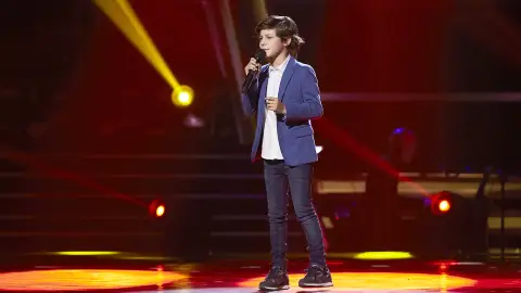 Emilio Díaz, puro amor cantando ‘Esta cobardía’ de Chiquitete en los Asaltos Emilio Díaz, puro amor cantando ‘Esta cobardía’ de Chiquitete en los Asaltos