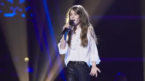 ¡Una voz sublime! Roberta Fauteck ilumina el plató cantando ‘Lovin’ you’ en los Asaltos ¡Una voz sublime! Roberta Fauteck ilumina el plató cantando ‘Lovin’ you’ en los Asaltos