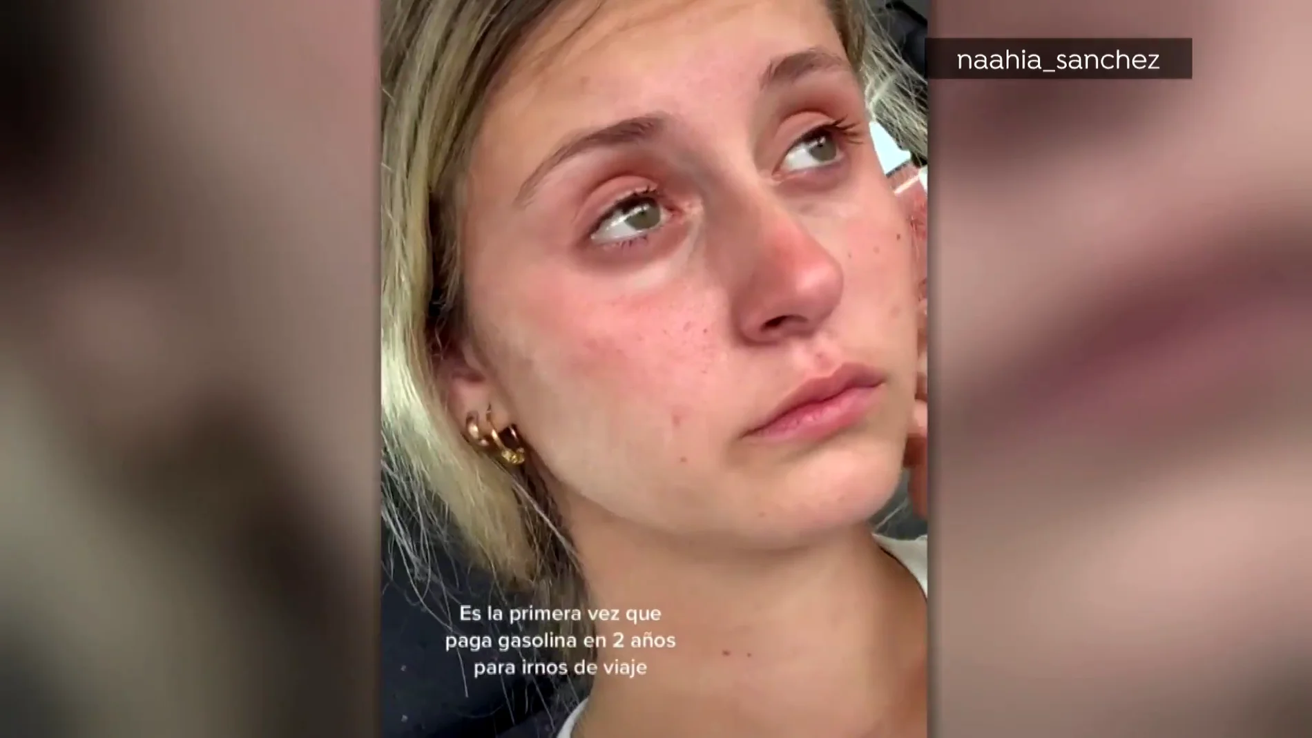 El llanto de una joven al pagar la gasolina para irse de vacaciones: "200 euros llenar y ni siquiera está lleno"