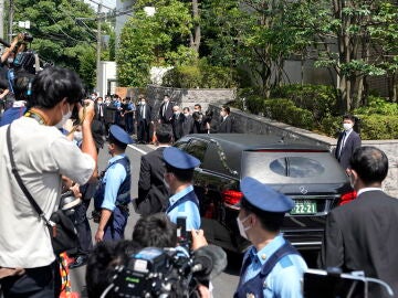 Japón vela a Shinzo Abe mientras se investigan los motivos de su asesinato con un arma casera