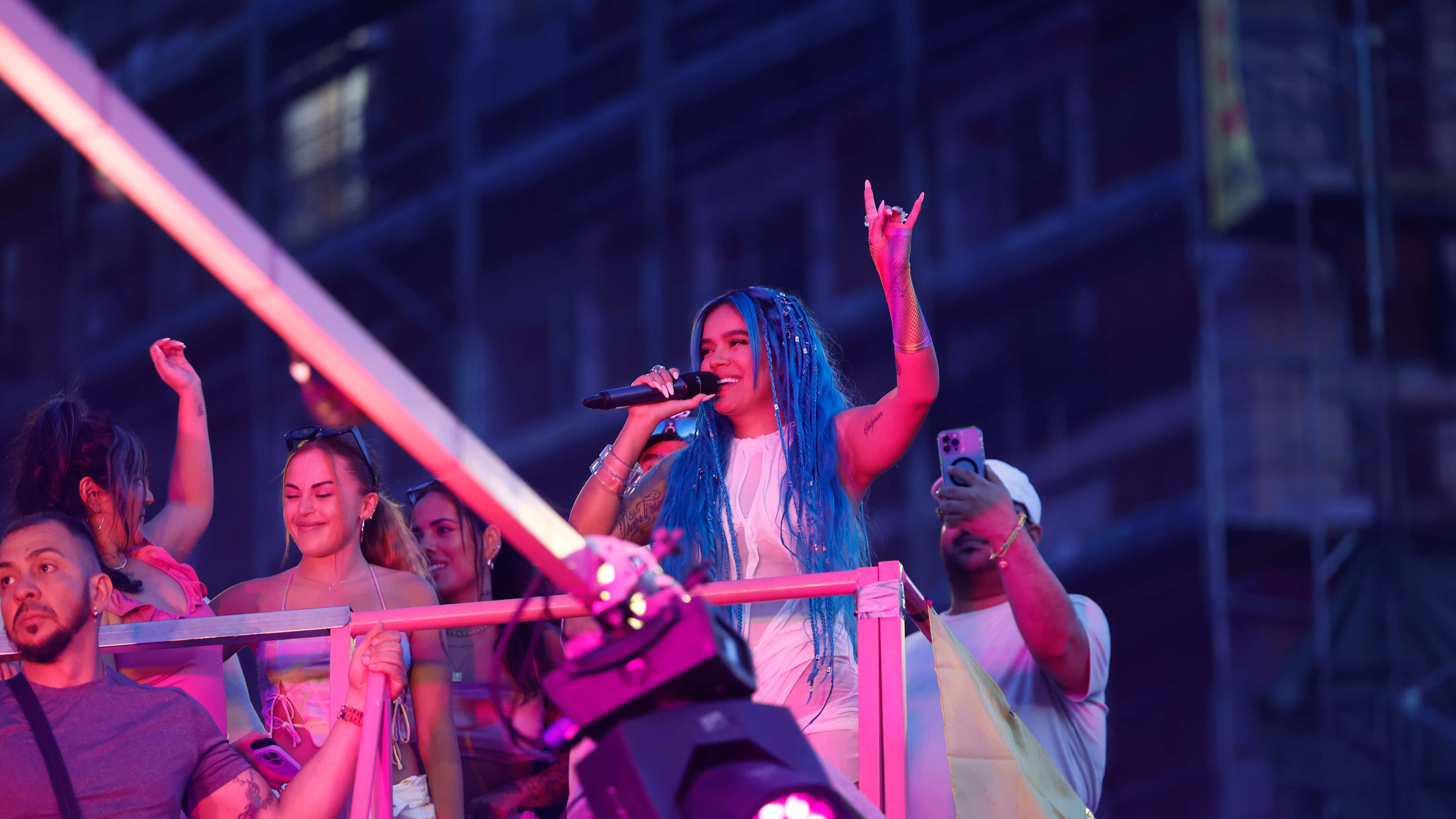 Karol G en el desfile del Orgullo de Madrid 2022
