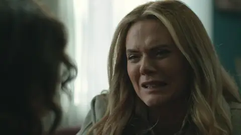 Leyla encuentra a la madre de Aras y manipula sus sentimientos: “Nuestro matrimonio se ha terminado por culpa de otra mujer” Leyla encuentra a la madre de Aras y manipula sus sentimientos: “Nuestro matrimonio se ha terminado por culpa de otra mujer”