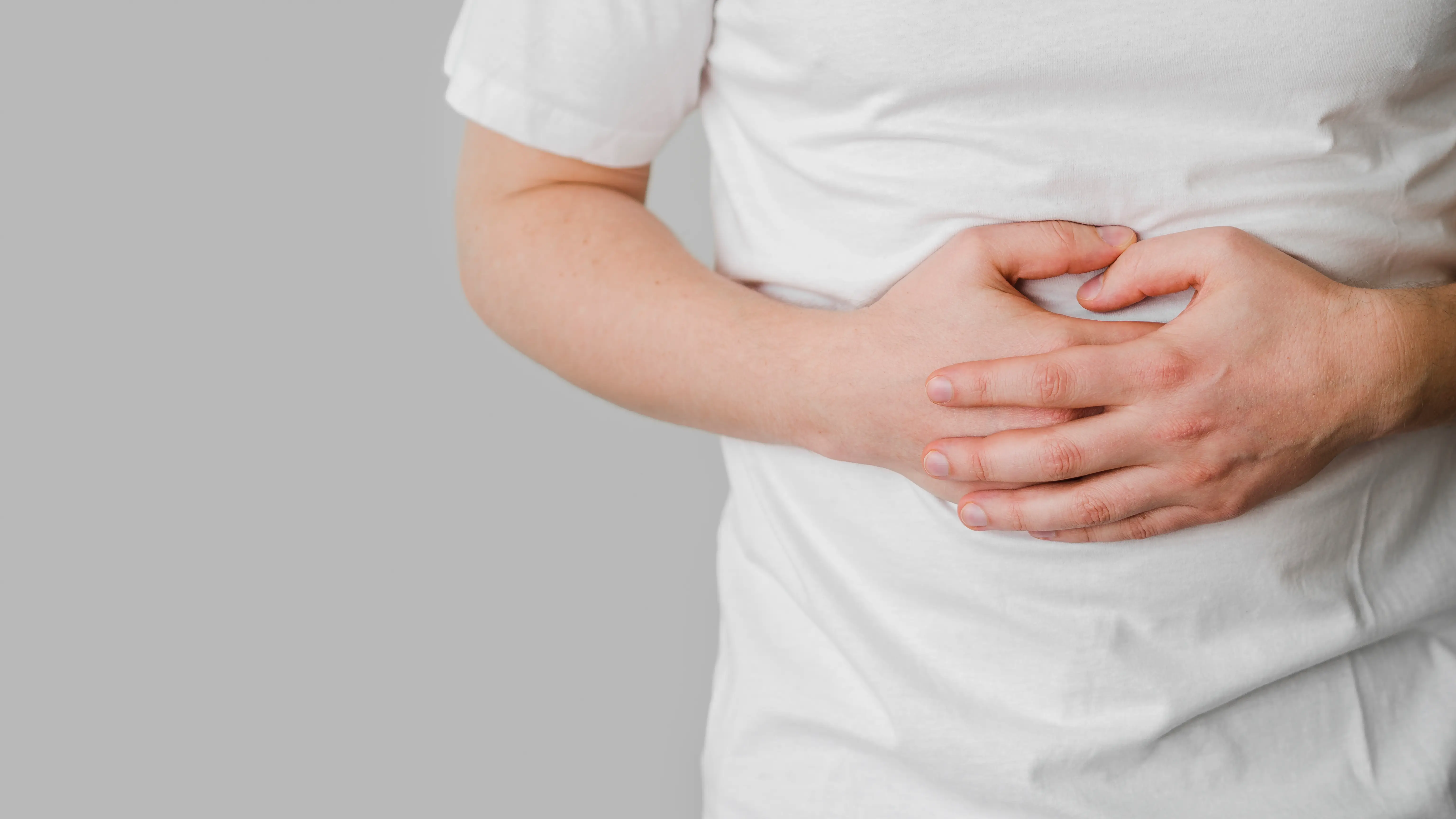 Un hombre con dolor Un hombre con dolor