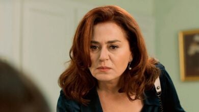 En el próximo capítulo de ‘Tierra Amarga’: Sevda encuentra las fotografías de Demir y Ümit, y va a enfrentarse a la doctora