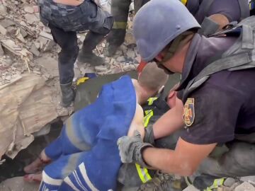Angustioso rescate en Donetsk
