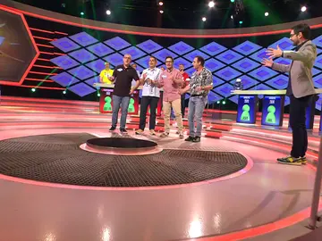 Juanra Bonet y los ‘Sindulfos’ sorprenden con una ‘trabajada’ coreografía en ‘¡Boom!’ Juanra Bonet y los ‘Sindulfos’ sorprenden con una ‘trabajada’ coreografía en ‘¡Boom!’