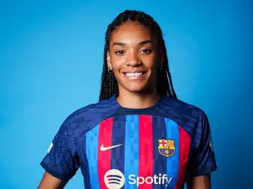 Salma Paralluelo ficha por el Barcelona y renuncia al atletismo Salma Paralluelo ficha por el Barcelona y renuncia al atletismo