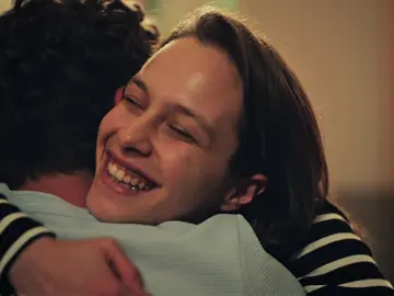 Neriman y Ege se van juntos a cumplir su sueño: ¡estudiar en el extranjero! Neriman y Ege se van juntos a cumplir su sueño: ¡estudiar en el extranjero!