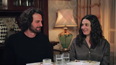 Han reúne a su familia para contarles una gran noticia: "Ceylan y yo hemos decidido casarnos" Han reúne a su familia para contarles una gran noticia: "Ceylan y yo hemos decidido casarnos"