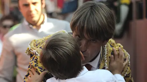 El Cordobés con su hijo Manu El Cordobés con su hijo Manu