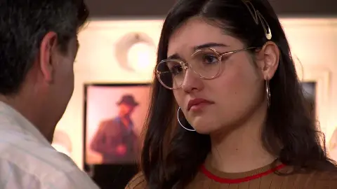 Catalina comparte su dolor con Ismael y recibe una inolvidable lección de vida Catalina comparte su dolor con Ismael y recibe una inolvidable lección de vida