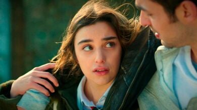 Avance del próximo capítulo de 'Hermanos': Melisa ayuda a Kadir tras verle en apuros