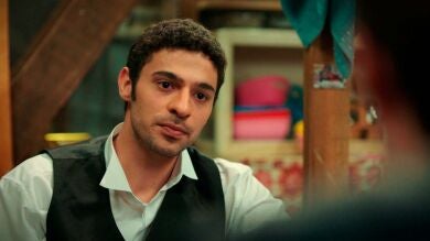 En el último capítulo de 'Hermanos'... Kadir comienza en un nuevo trabajo ilegal